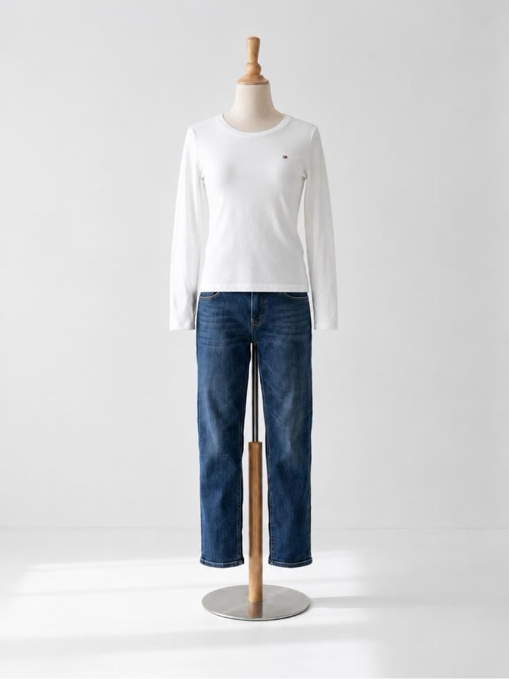Tommy Hilfiger White Long Sleeve Flag Logo Top – Medium